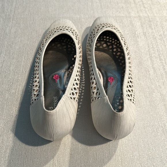 Ros Hommerson ‘Tina’ Flat Slip On Shoes w/ Hole Amazing quality Size 8 Like new - Picture 11 of 15